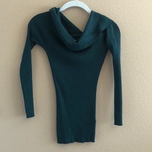 Super cute off the shoulder top!!